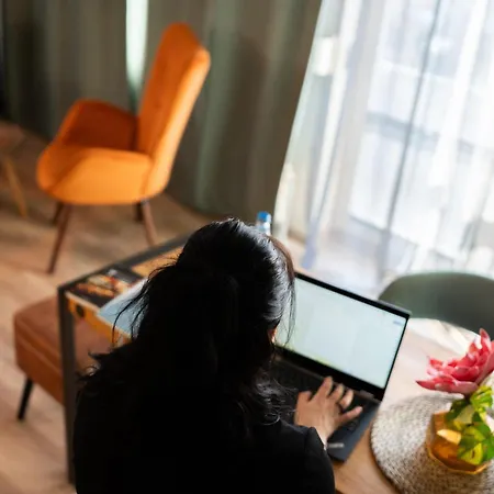 公寓 Sixty Two 62 *